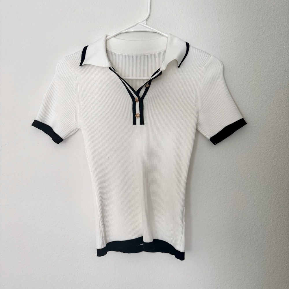 White short sleeve sweater